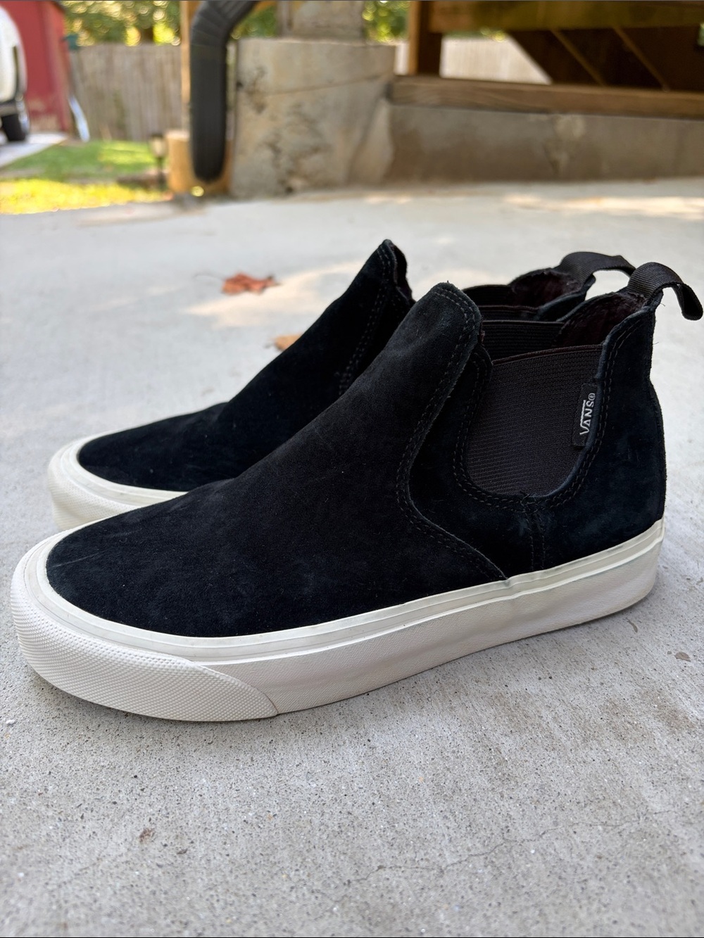 Vans UltraCush Slip-On Suede Sneakers - Black Size 6